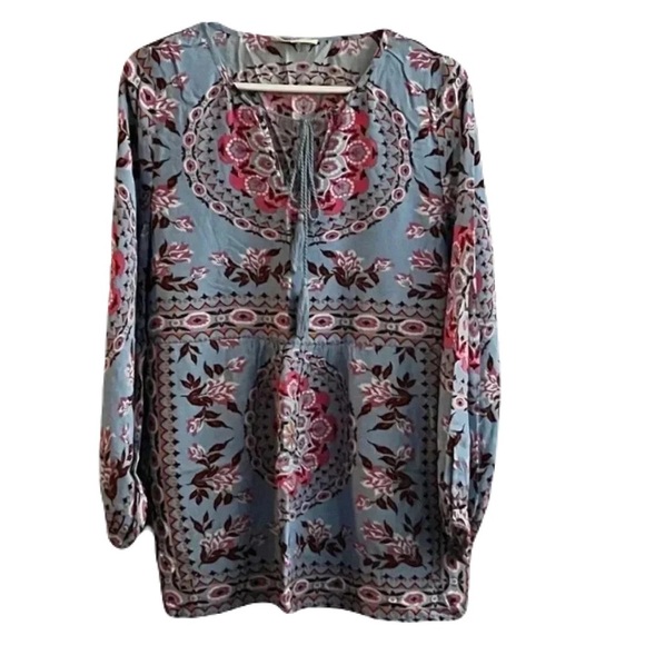 Entro Gray and Red Graphic 3/4 Sleeve Blouse - Picture 1 of 3